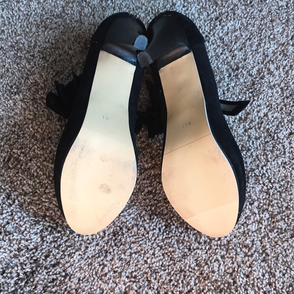 High Heels with Bow Front - Picture 2 of 2